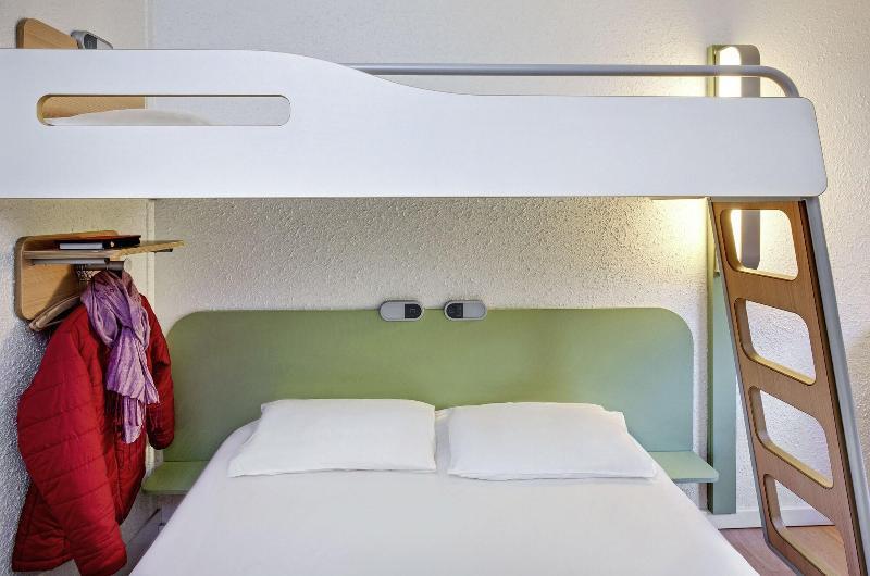 Ibis Budget Versailles Trappes Exterior foto
